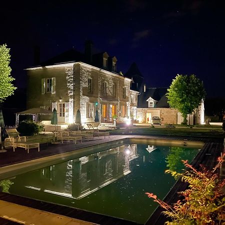 French Correze Moulin Bleu Hotel Saint-Pantaléon-de-Larche Buitenkant foto