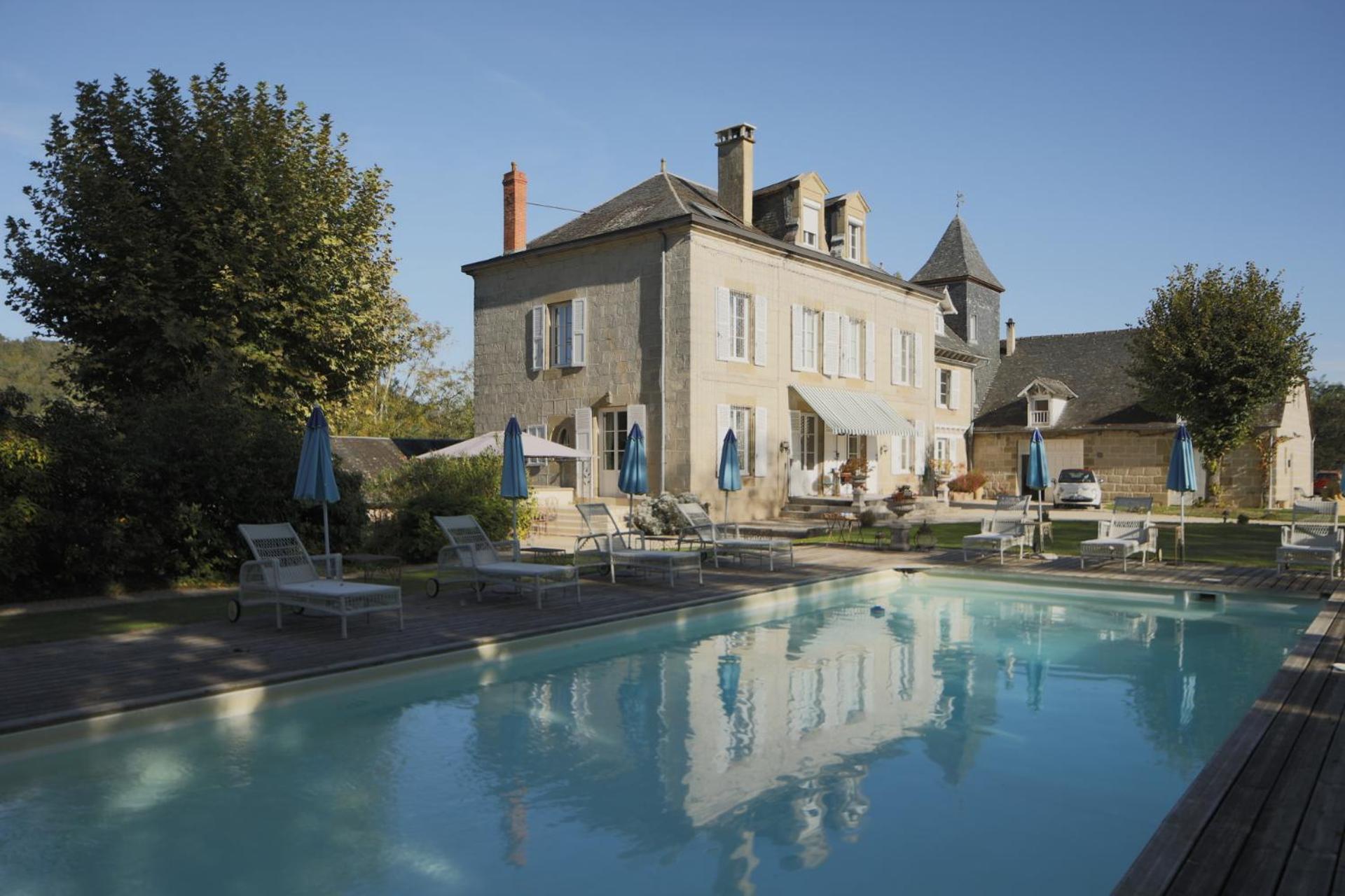 French Correze Moulin Bleu Hotel Saint-Pantaléon-de-Larche Buitenkant foto