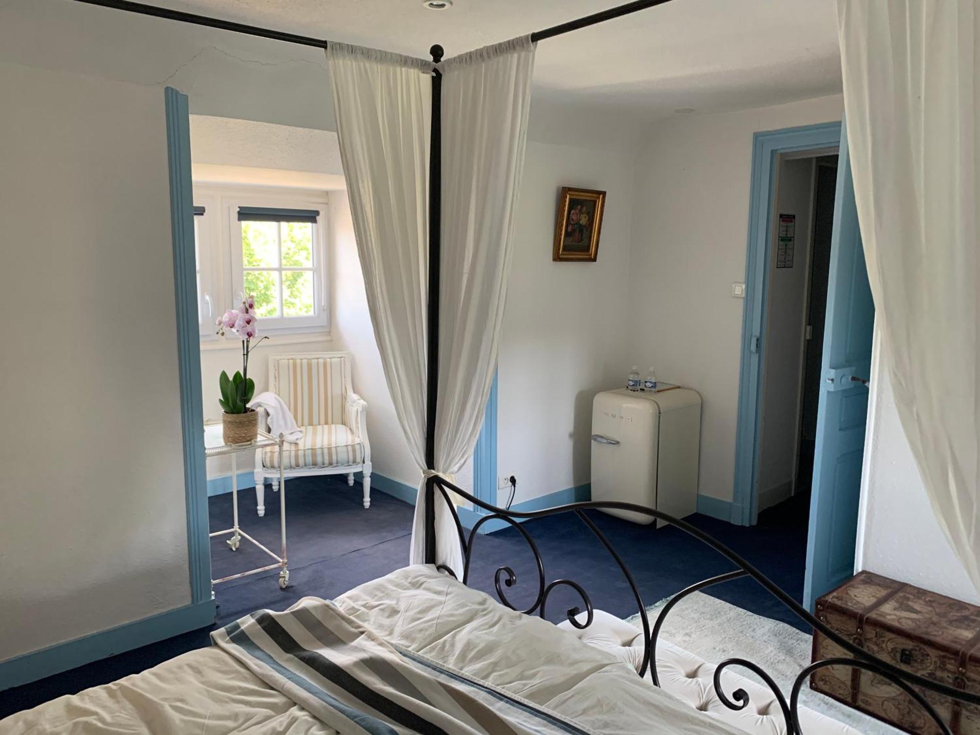 French Correze Moulin Bleu Hotel Saint-Pantaléon-de-Larche Buitenkant foto
